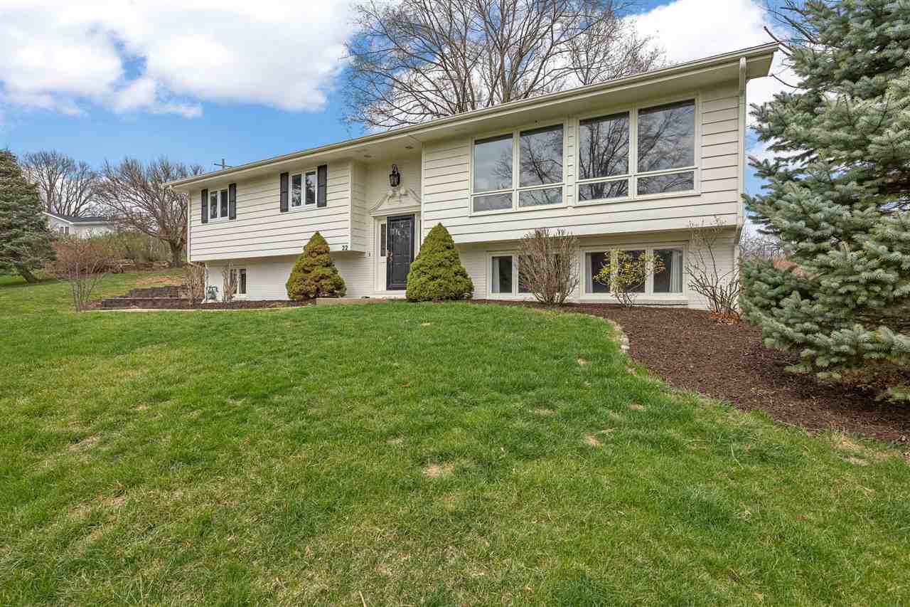 22 Fairview Knoll NE Iowa City IA 52240