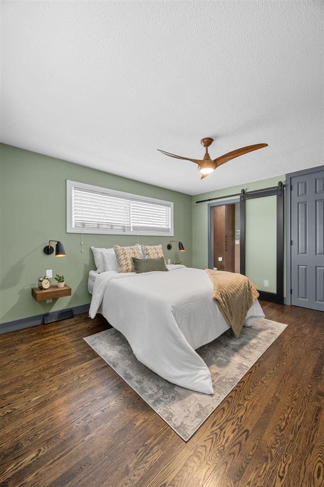 22 Fairview Knoll NE Iowa City IA 52240