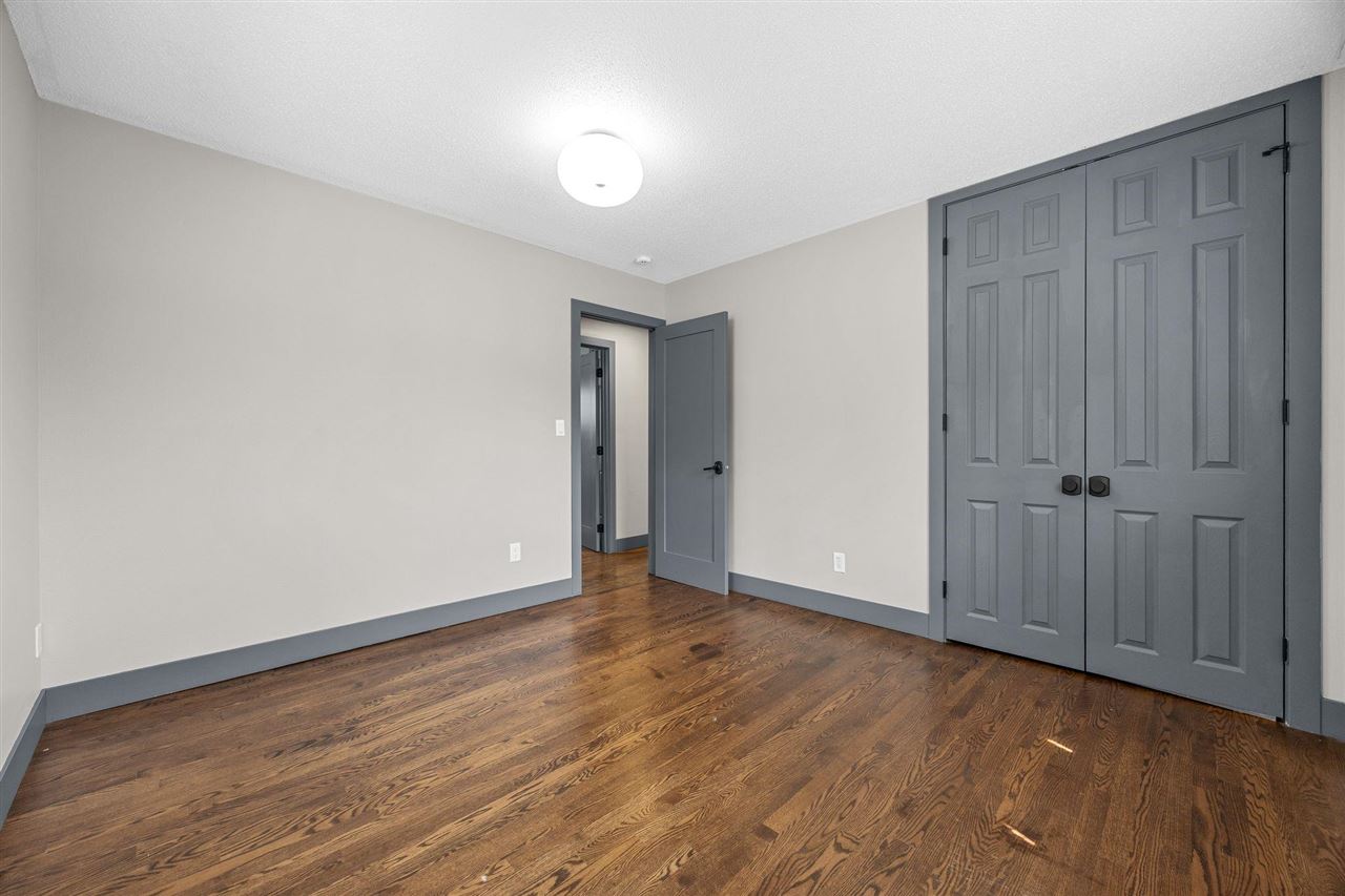 22 Fairview Knoll NE Iowa City IA 52240