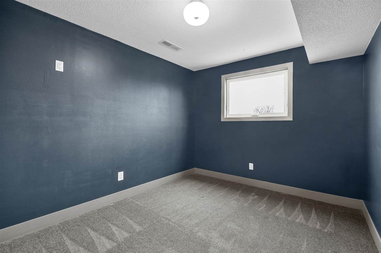 22 Fairview Knoll NE Iowa City IA 52240