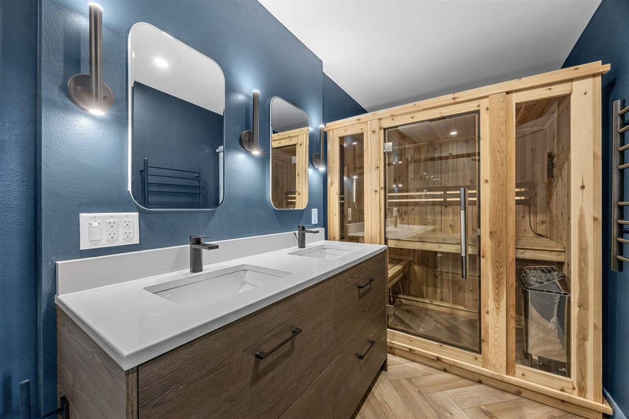 22 Fairview Knoll NE Iowa City IA 52240
