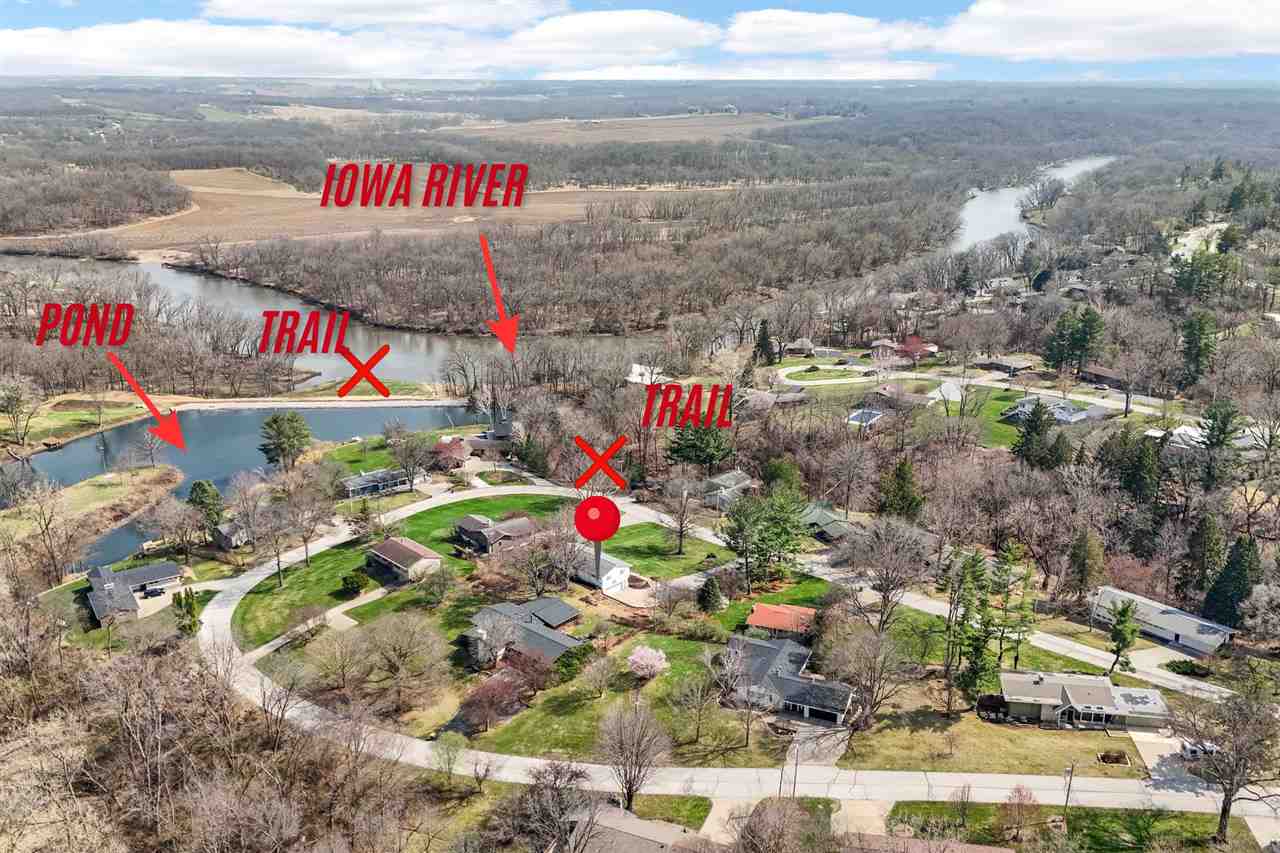 22 Fairview Knoll NE Iowa City IA 52240