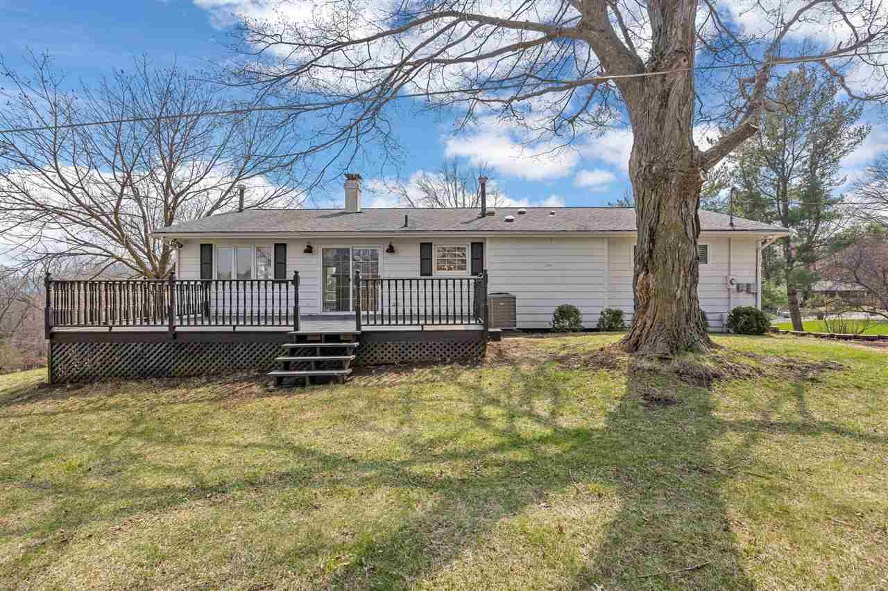 22 Fairview Knoll NE Iowa City IA 52240