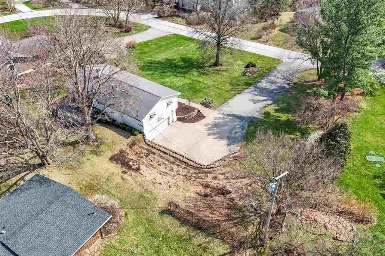 22 Fairview Knoll NE Iowa City IA 52240