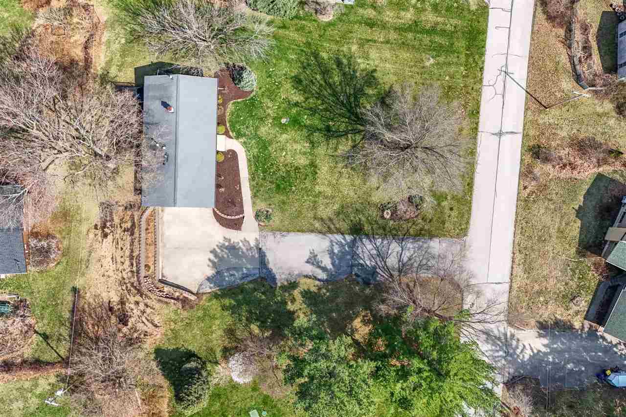 22 Fairview Knoll NE Iowa City IA 52240