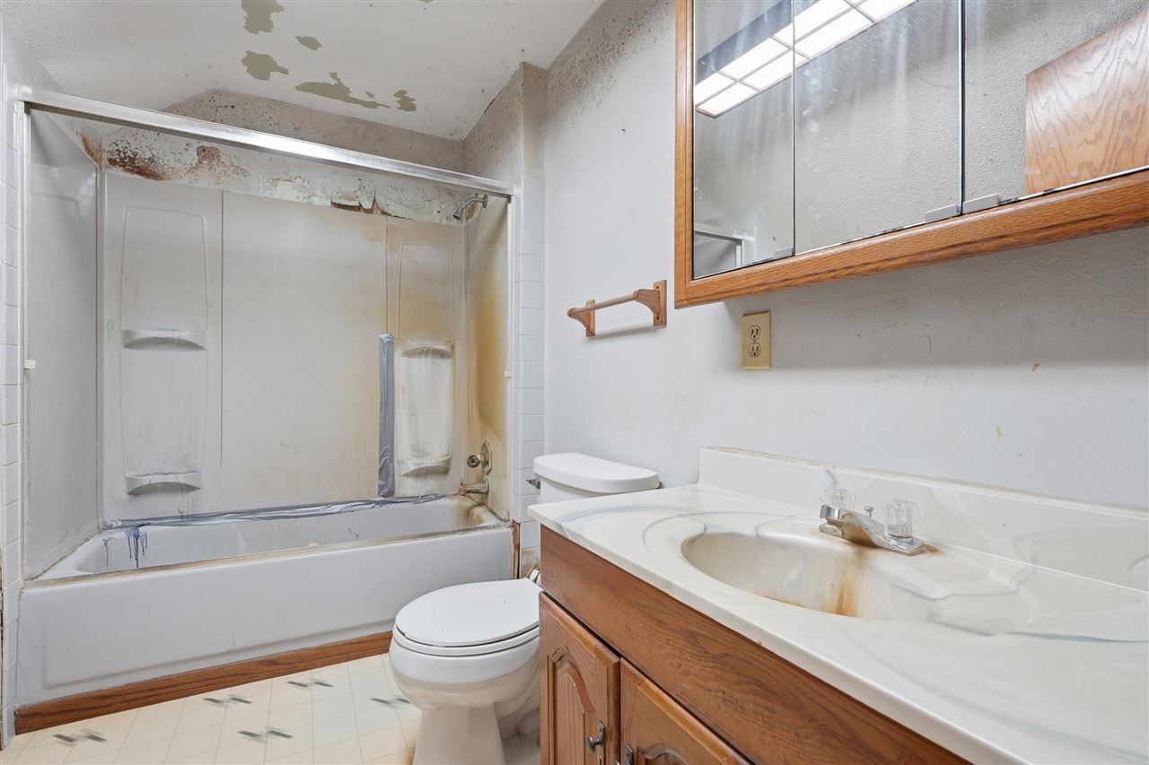 2677 Q Boulevard Williamsburg IA 52361