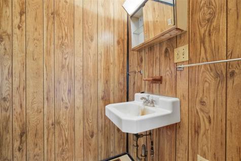 2677 Q Boulevard Williamsburg IA 52361