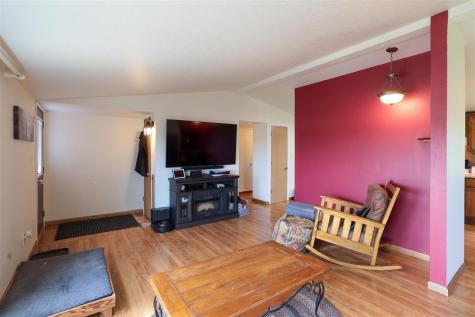 122 Cedar Park Road Mt Vernon IA 52314