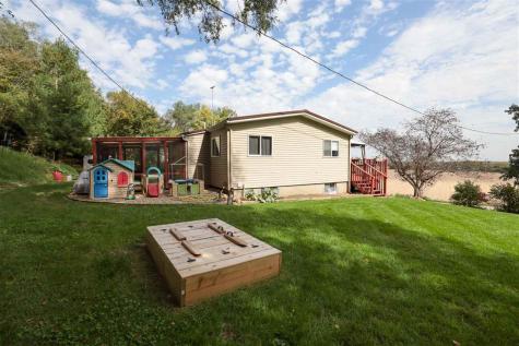 122 Cedar Park Road Mt Vernon IA 52314