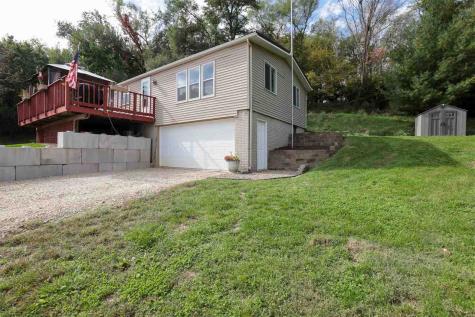122 Cedar Park Road Mt Vernon IA 52314