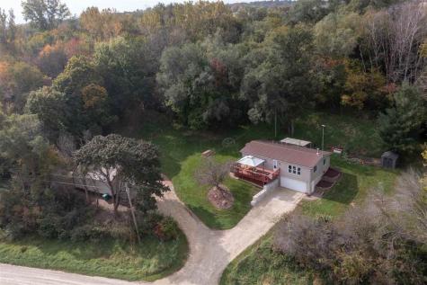 122 Cedar Park Road Mt Vernon IA 52314
