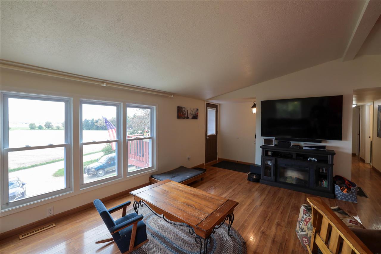 122 Cedar Park Road Mt Vernon IA 52314