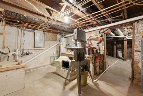 206 N Ellis Keota IA 52248