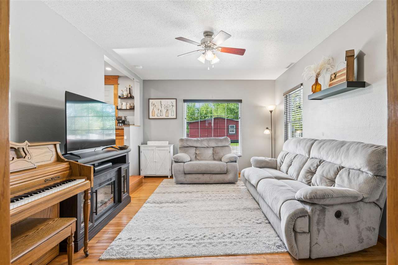 207 Center Avenue Urbana IA 52345