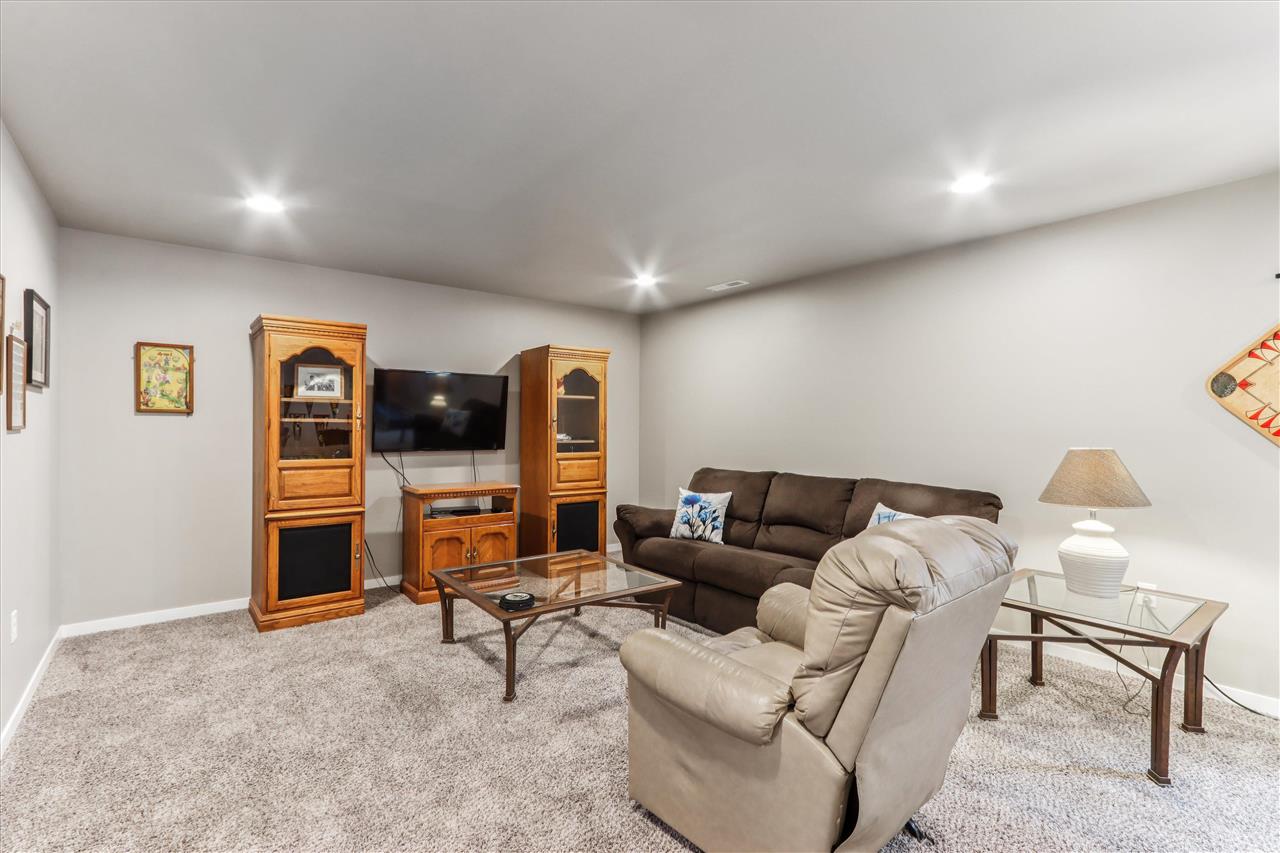 224 Kenneth Drive Iowa City IA 52245