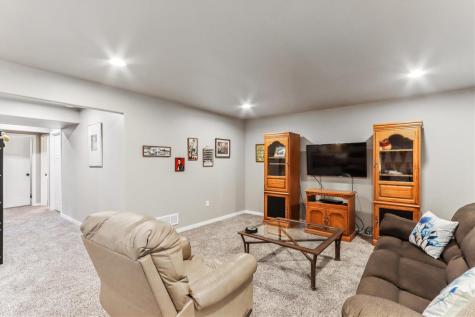 224 Kenneth Drive Iowa City IA 52245
