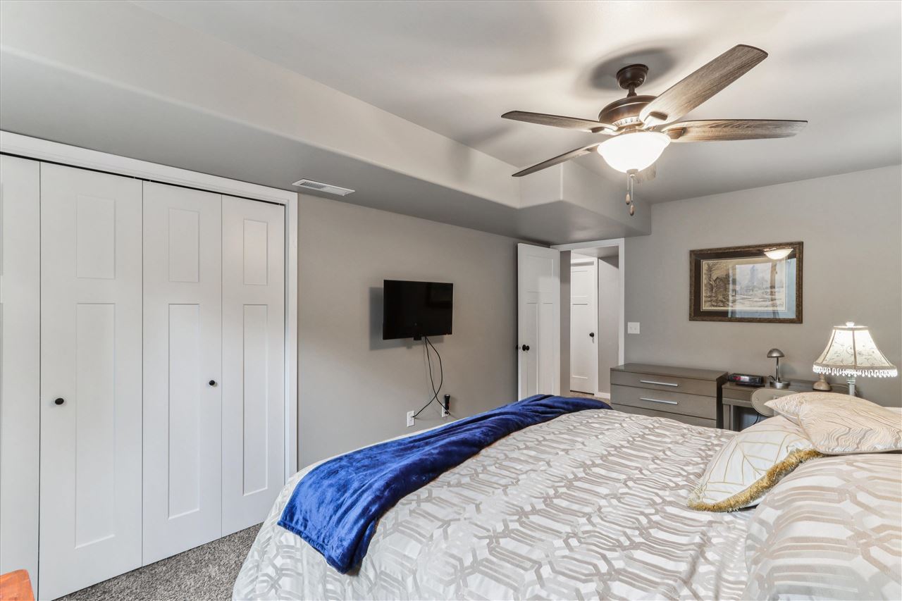 224 Kenneth Drive Iowa City IA 52245