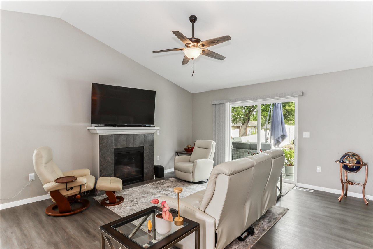 224 Kenneth Drive Iowa City IA 52245