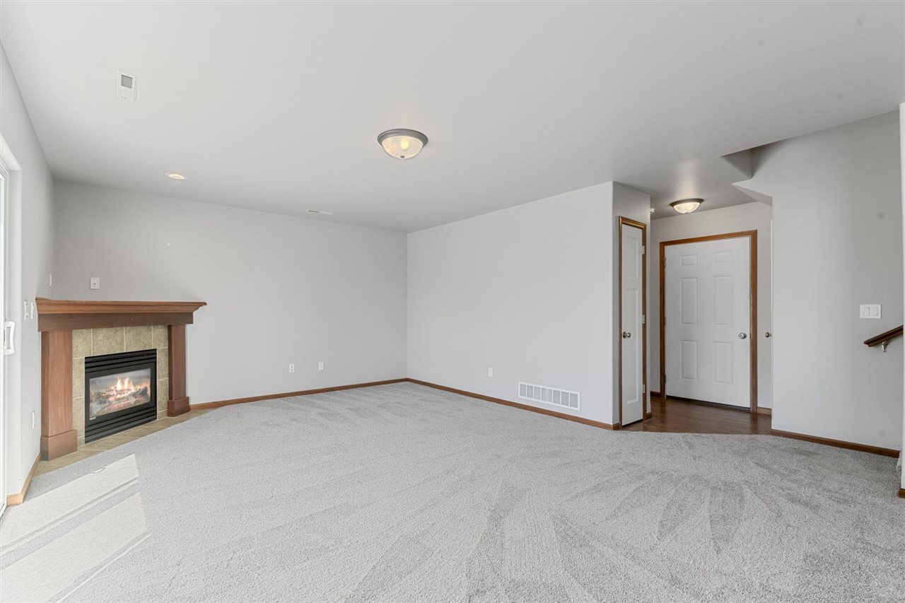 1573 Vesti Lane Iowa City IA 52240