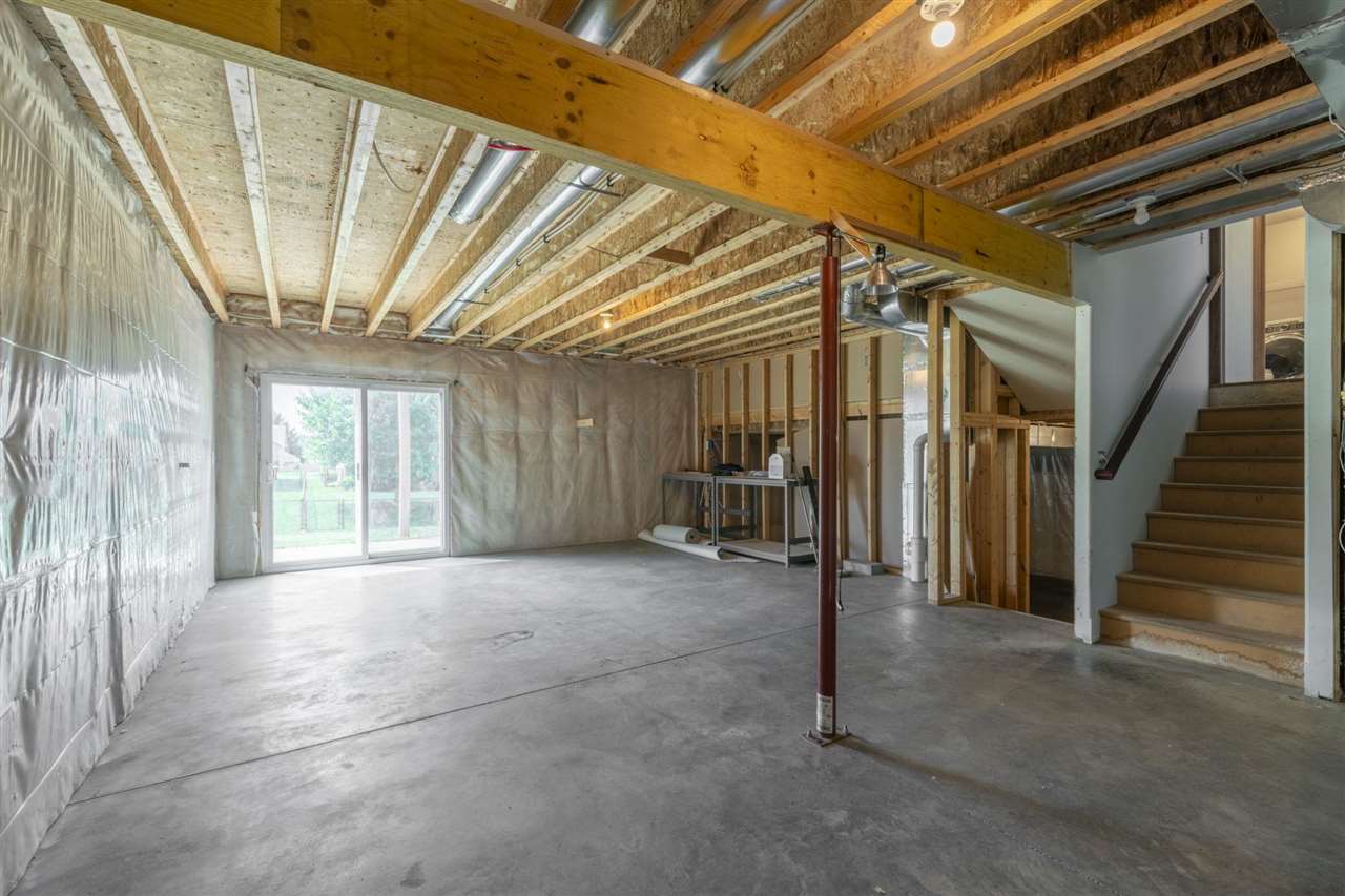 1573 Vesti Lane Iowa City IA 52240