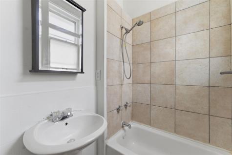 1214 E 2nd Street Muscatine IA 52761