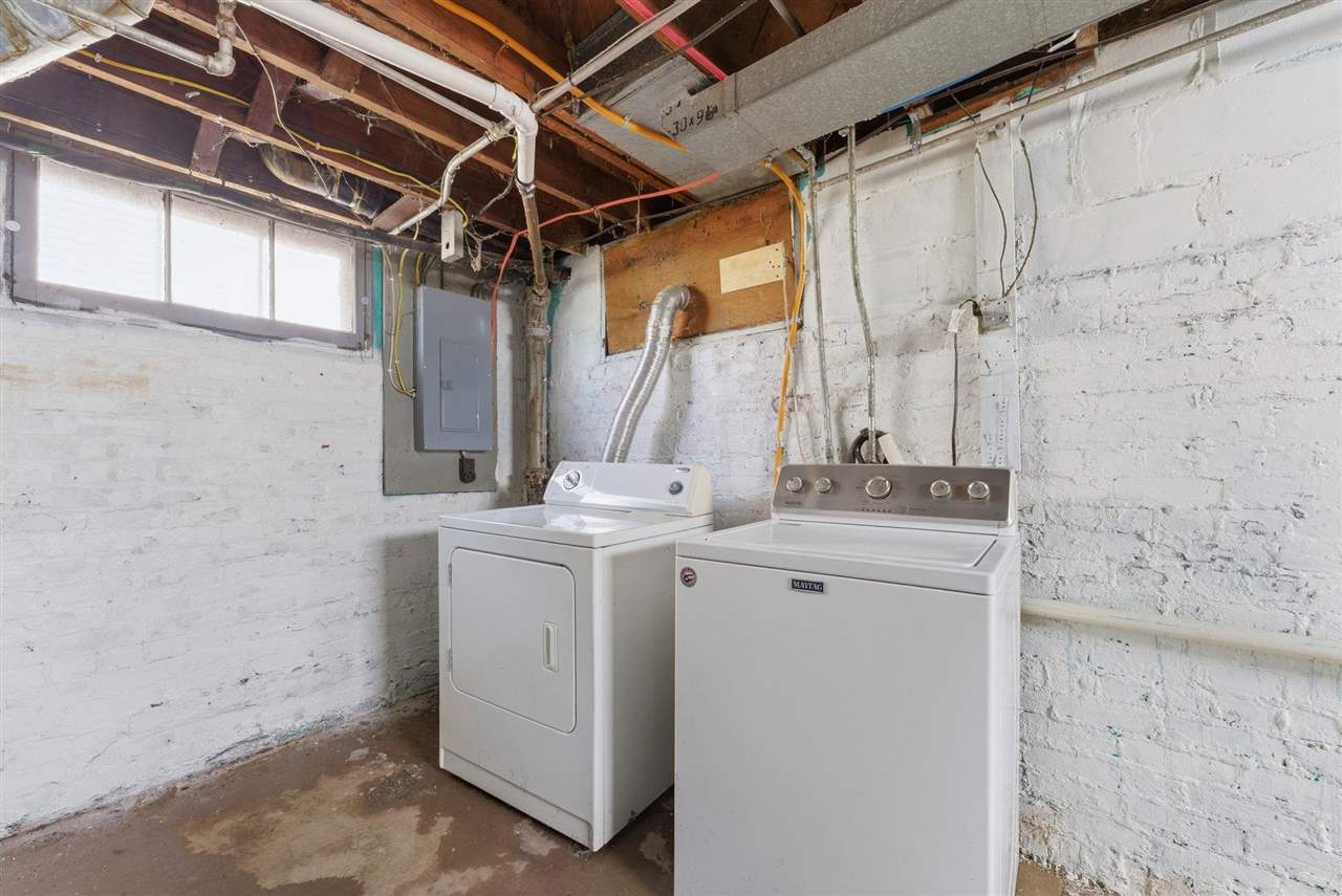1214 E 2nd Street Muscatine IA 52761