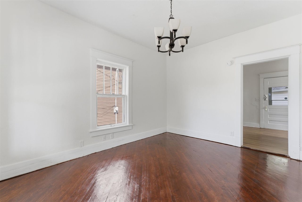 1214 E 2nd Street Muscatine IA 52761