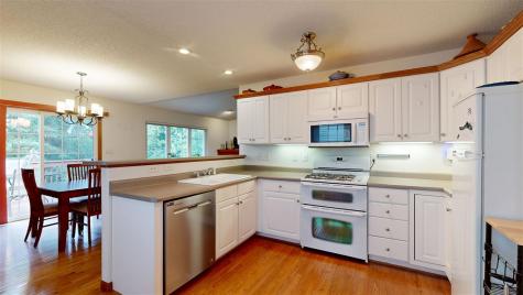649 Tipperary Road Iowa City IA 52246