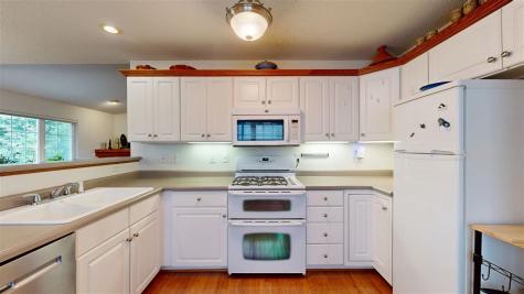 649 Tipperary Road Iowa City IA 52246