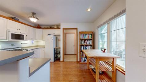 649 Tipperary Road Iowa City IA 52246
