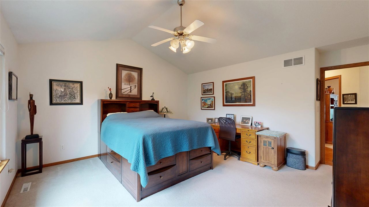 649 Tipperary Road Iowa City IA 52246