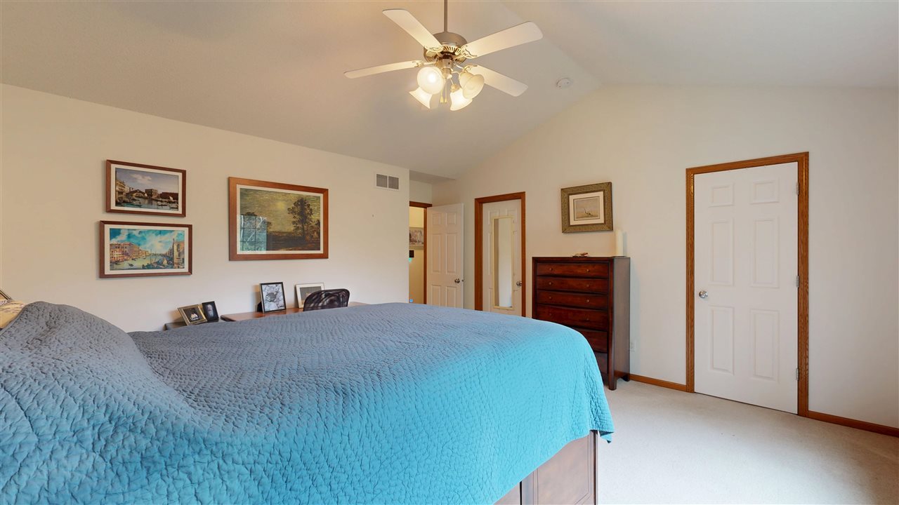 649 Tipperary Road Iowa City IA 52246