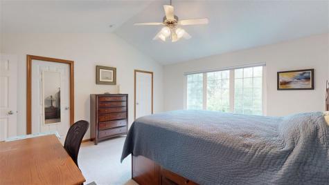 649 Tipperary Road Iowa City IA 52246
