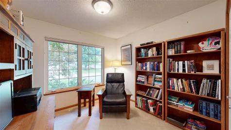 649 Tipperary Road Iowa City IA 52246