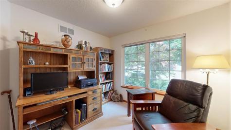 649 Tipperary Road Iowa City IA 52246