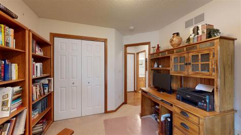 649 Tipperary Road Iowa City IA 52246