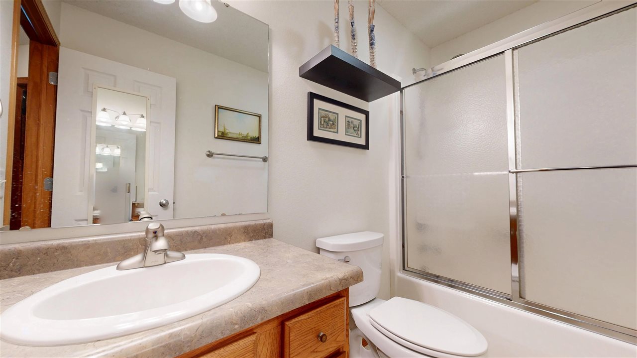 649 Tipperary Road Iowa City IA 52246