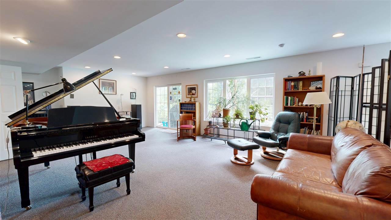 649 Tipperary Road Iowa City IA 52246