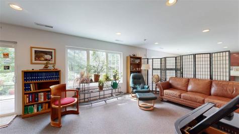649 Tipperary Road Iowa City IA 52246