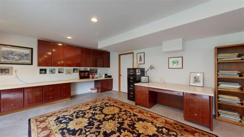 649 Tipperary Road Iowa City IA 52246