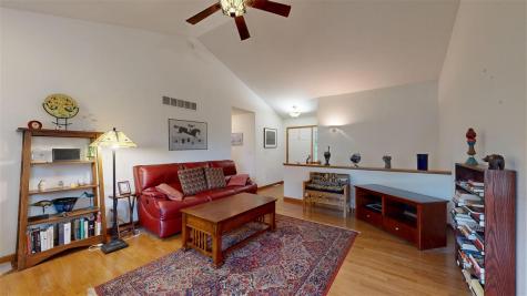 649 Tipperary Road Iowa City IA 52246