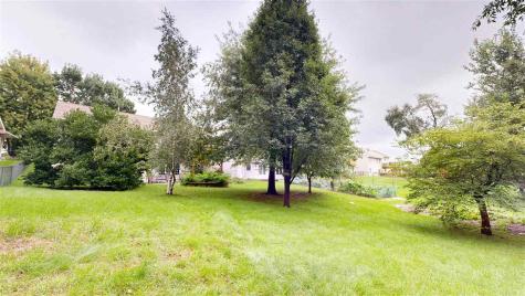 649 Tipperary Road Iowa City IA 52246