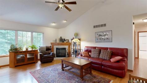 649 Tipperary Road Iowa City IA 52246