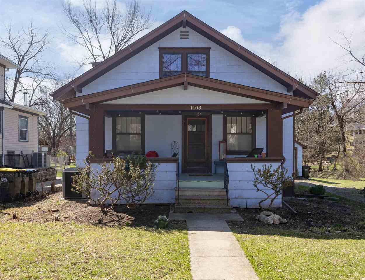 1403 E College Street Iowa City IA 52245