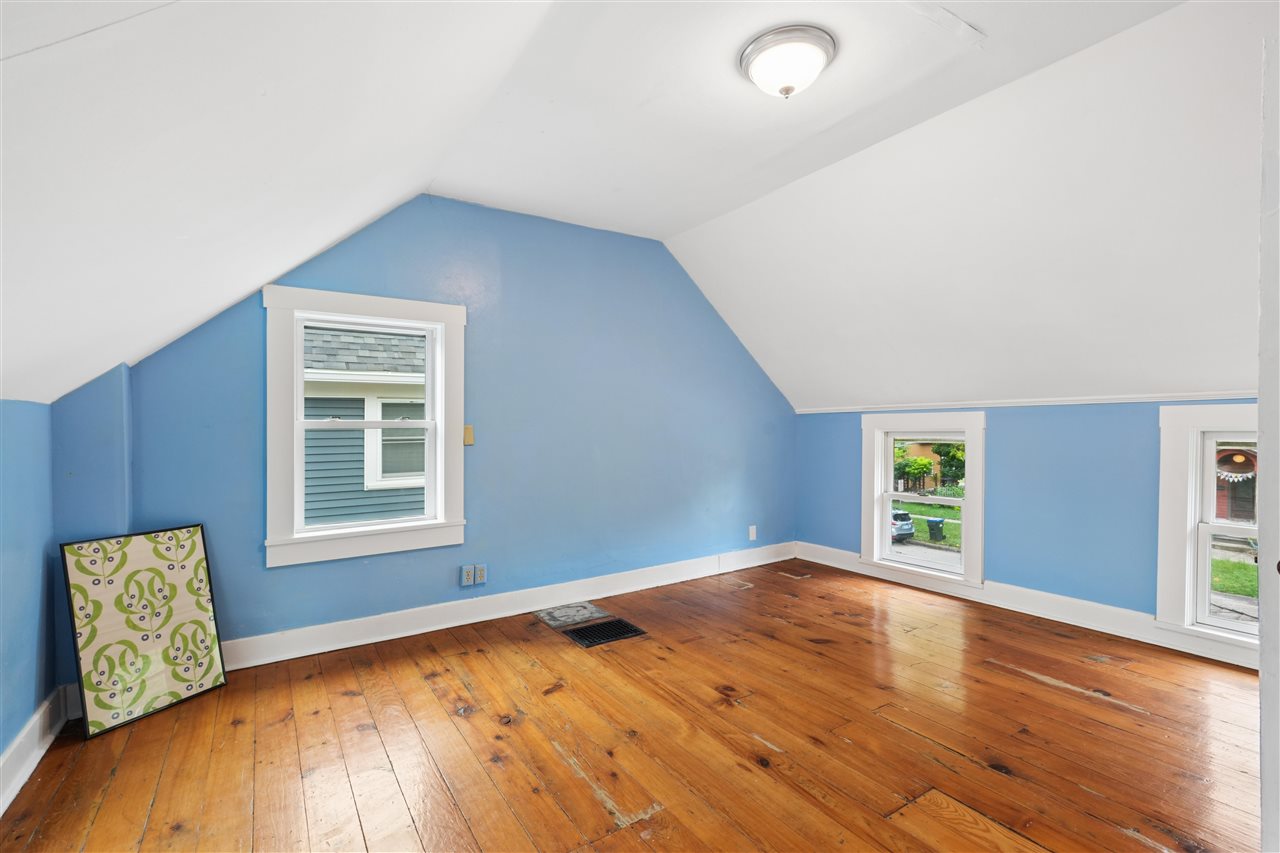 1029 E Bloomington Iowa City IA 52245