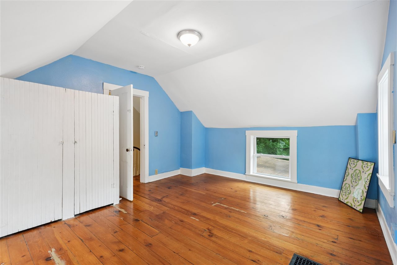 1029 E Bloomington Iowa City IA 52245
