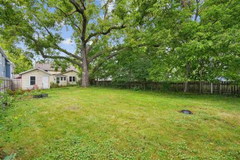 1029 E Bloomington Iowa City IA 52245
