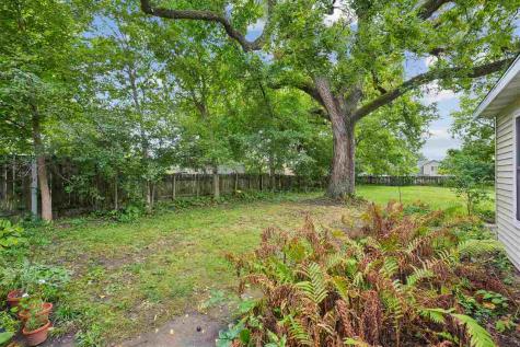 1029 E Bloomington Iowa City IA 52245