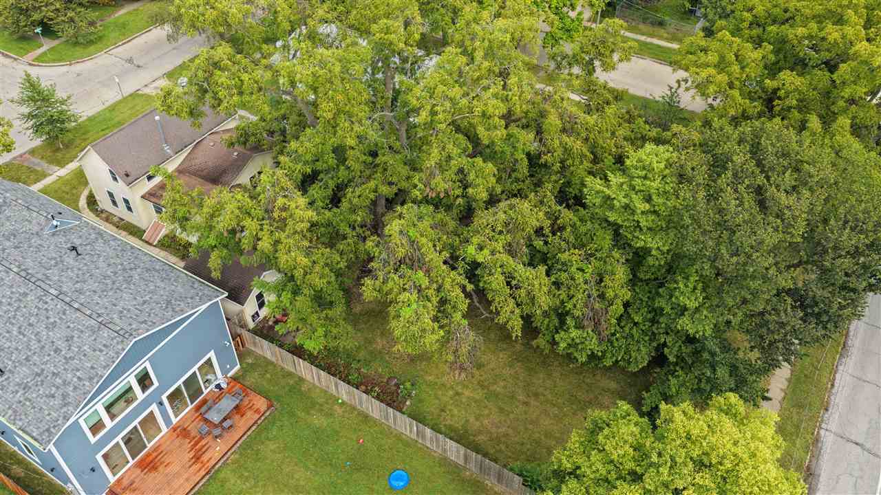 1029 E Bloomington Iowa City IA 52245