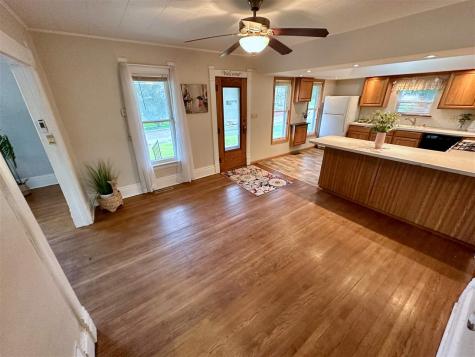 302 W Oak Street North English IA 52316